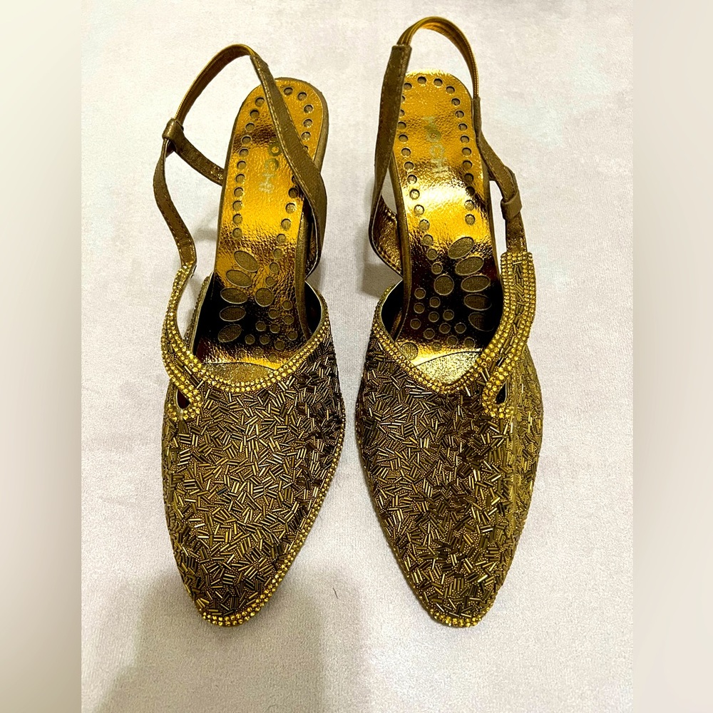 MOCHI HEELS - Size 9